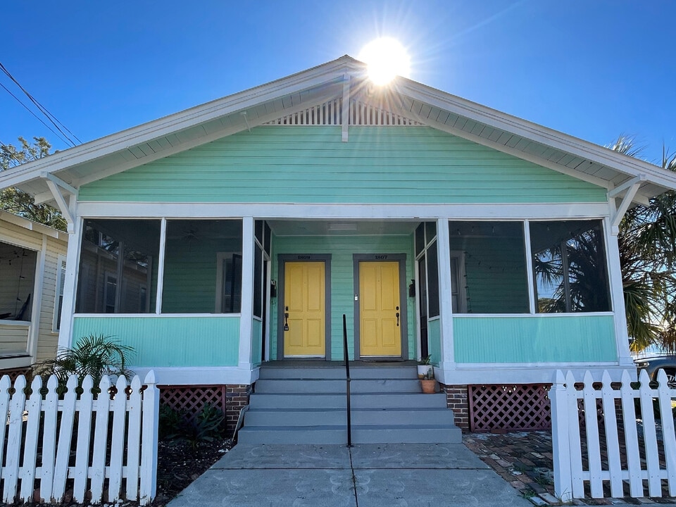 The Casitas & Lofts at Casa Ybor in Tampa, FL - Building Photo