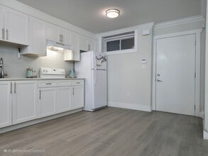 6941 6th St in Burnaby, BC - Building Photo - Building Photo