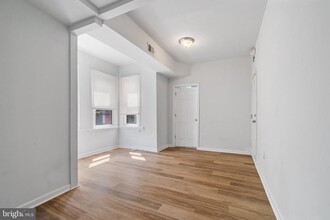 2105 N 17th St in Philadelphia, PA - Building Photo - Building Photo