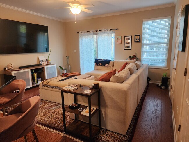 180 Hemisphere Cir in Newport News, VA - Foto de edificio - Building Photo