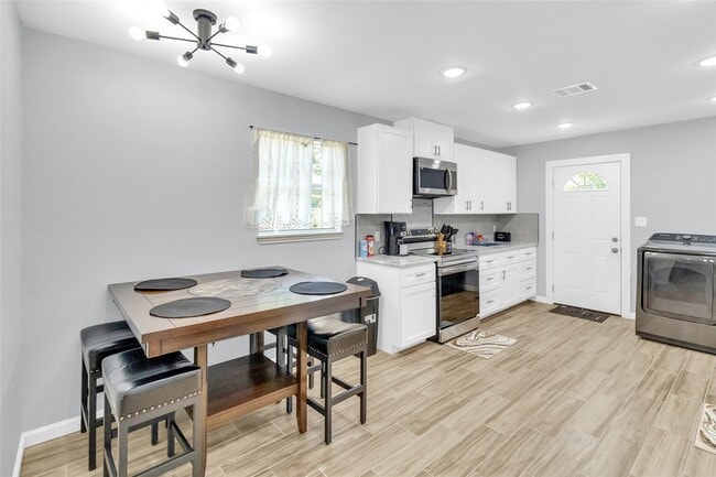 5815 Schevers St in Houston, TX - Building Photo - Building Photo