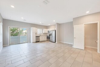 8323 N 22nd Dr in Phoenix, AZ - Building Photo - Building Photo