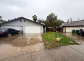 1417 Harris Ct in Fowler, CA - Building Photo