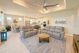 10237 Coastal Shrs Dr in Parrish, FL - Building Photo - Building Photo