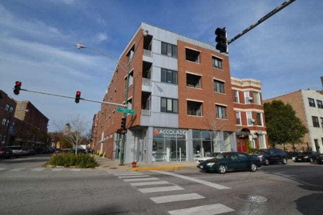 1354 W Augusta Blvd, Unit 201