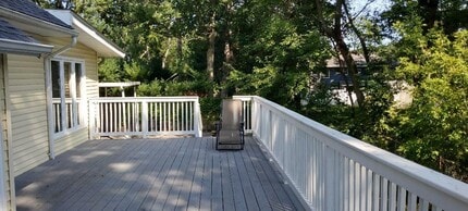 821 Van Slyke Dr in Fontana, WI - Building Photo - Building Photo