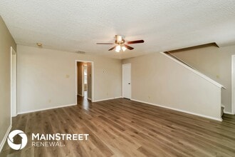 5311 Peppermint Ln in Kirby, TX - Foto de edificio - Building Photo