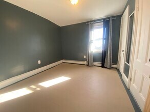 4 Barrett Ave in Boston, MA - Building Photo - Building Photo