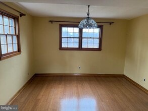 448 Lake Ave in Pitman, NJ - Foto de edificio - Building Photo