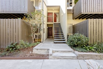 5005 Stoney Creek Rd in Culver City, CA - Building Photo - Building Photo