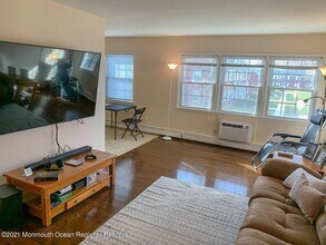 48 Stonehurst Blvd in Freehold, NJ - Building Photo - Building Photo