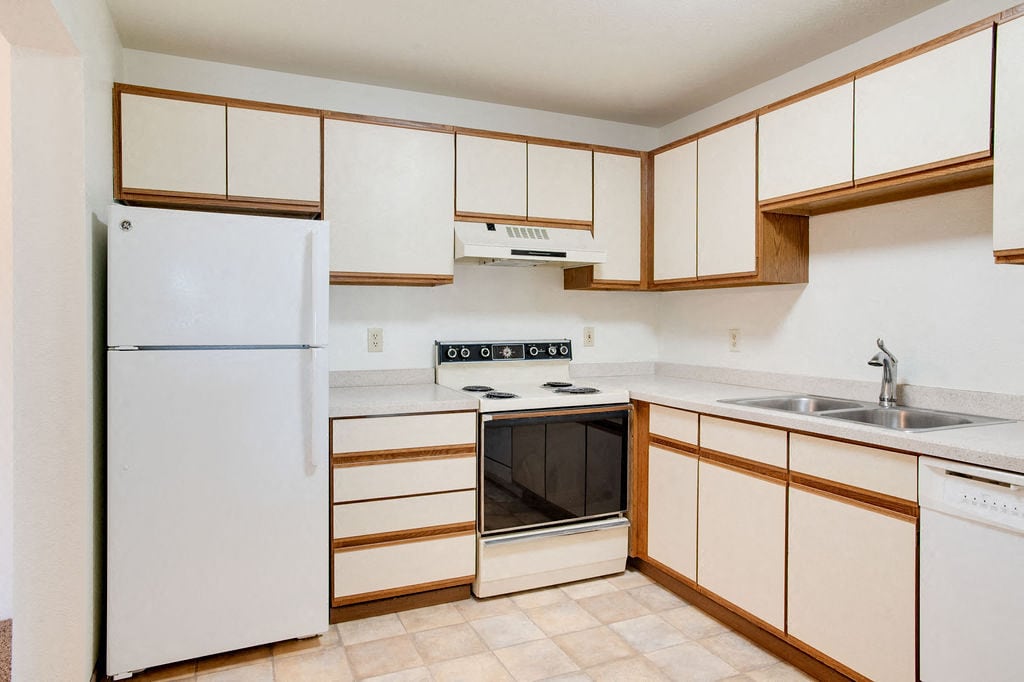Ridgewood Apartments in Grand Forks, ND - Foto de edificio