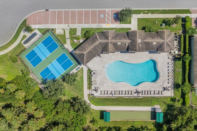 21008 Fetterbush Pl in Venice, FL - Building Photo - Building Photo