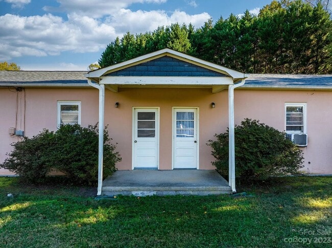 property at 4823 Calico Rd