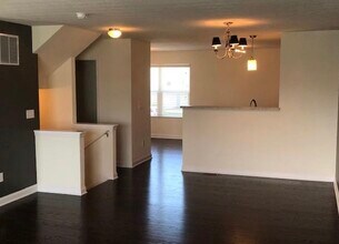 5443 Spring River Ave in Dublin, OH - Foto de edificio - Building Photo