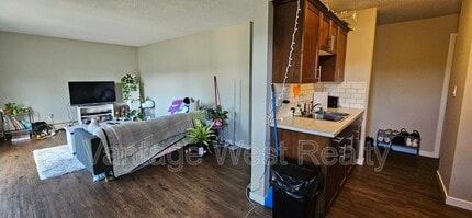 235-235 Husch Rd in Kelowna, BC - Building Photo - Building Photo