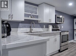 651 Upper Ottawa St in Hamilton, ON - Building Photo - Building Photo