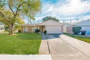 330 Tara Plantation Dr in Richmond, TX - Building Photo