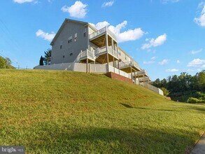 2486 Winthrop Dr in Charlottesville, VA - Building Photo - Building Photo