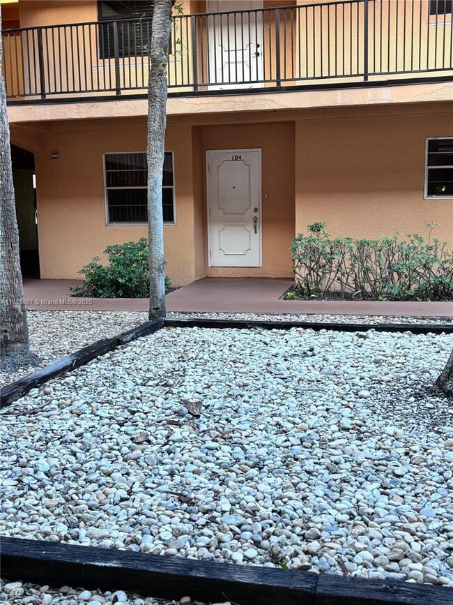 property at 430 Commodore Dr