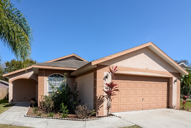 property at 535 Royal Ridge St