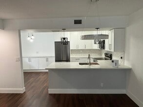 7690 Tahiti Ln in Greenacres, FL - Building Photo - Building Photo