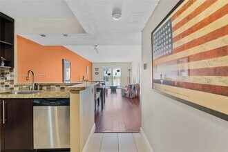 1150 Collins Ave in Miami Beach, FL - Building Photo - Building Photo