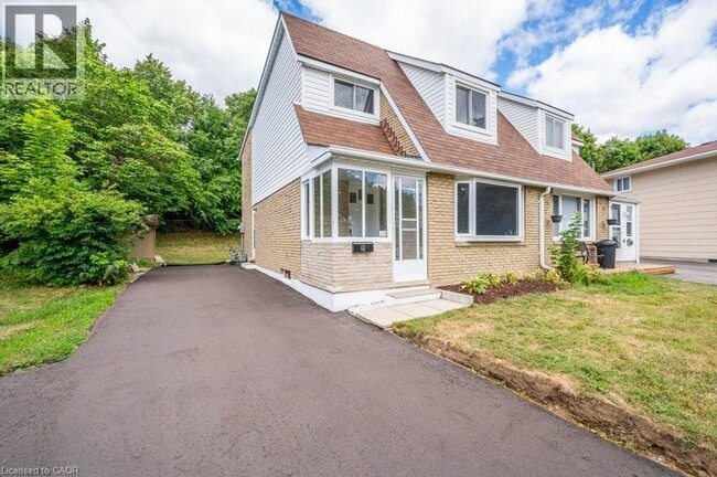 62 Pepperwood Crescent in Kitchener, ON - Building Photo - Building Photo