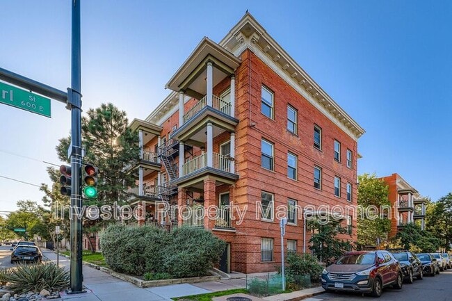property at 1376 Pearl St