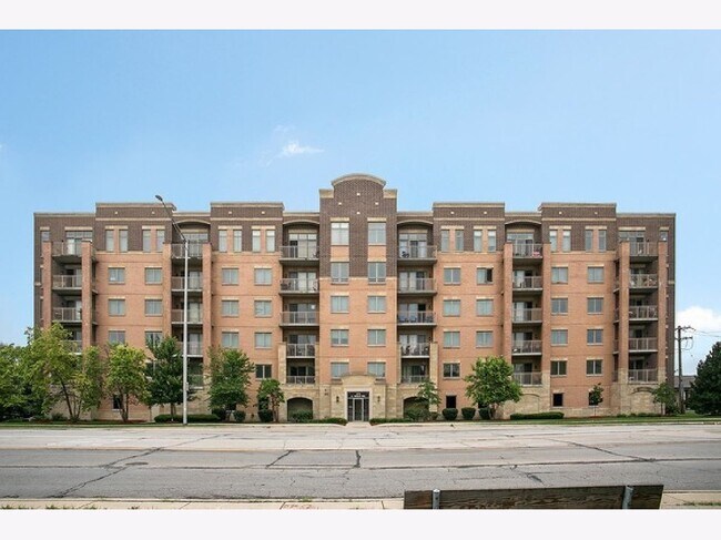 77 N Wolf Rd in Northlake, IL - Building Photo - Building Photo