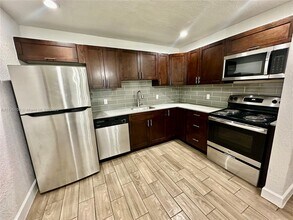 2273 NW 65th St in Miami, FL - Building Photo - Building Photo