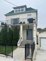 169 Tibbetts Rd in Yonkers, NY - Building Photo