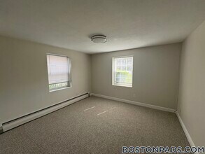 12 Totman Dr, Unit 1 in Woburn, MA - Building Photo - Building Photo