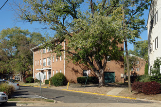 Colonies Arlington in Arlington, VA - Foto de edificio - Building Photo