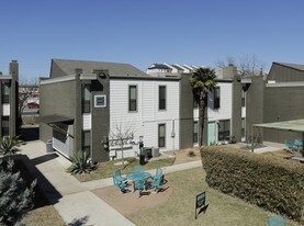 Mesh in Austin, TX - Building Photo