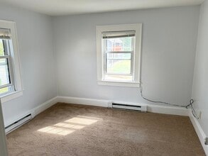 41 Evergreen Ave in New London, CT - Building Photo - Building Photo