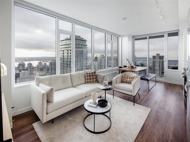 The Royals in North Vancouver, BC - Building Photo - Building Photo