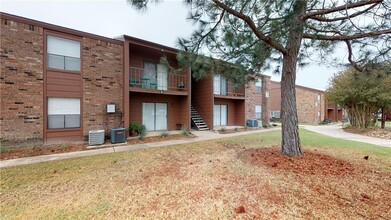 904 University Oaks Blvd, Unit 39 in College Station, TX - Building Photo - Building Photo