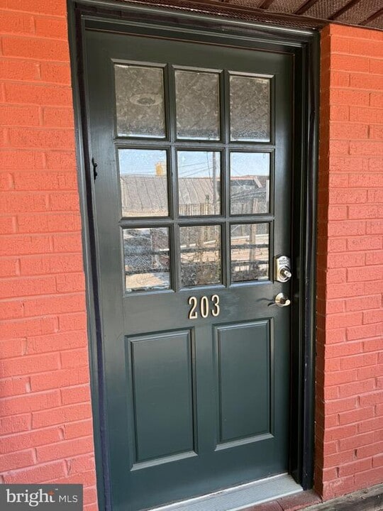 116 N Indian Alley in Winchester, VA - Building Photo