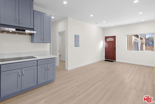 2445 Harwood St in Los Angeles, CA - Building Photo - Building Photo