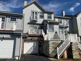 158 Kaydeross Park Rd in Saratoga Springs, NY - Building Photo