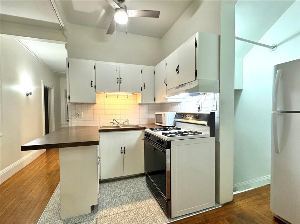 27 Allen Ave in Pawtucket, RI - Building Photo