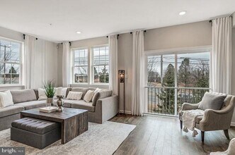 1128 Meadowlark Dr in Fogelsville, PA - Building Photo - Building Photo