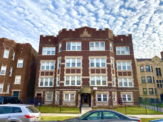 7839 S Colfax Ave in Chicago, IL - Building Photo - Building Photo