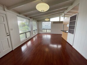 1472 Kalauipo St in Pearl City, HI - Building Photo - Building Photo