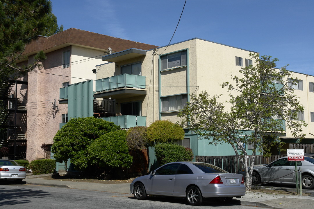 1619 Oxford St in Redwood City, CA - Building Photo