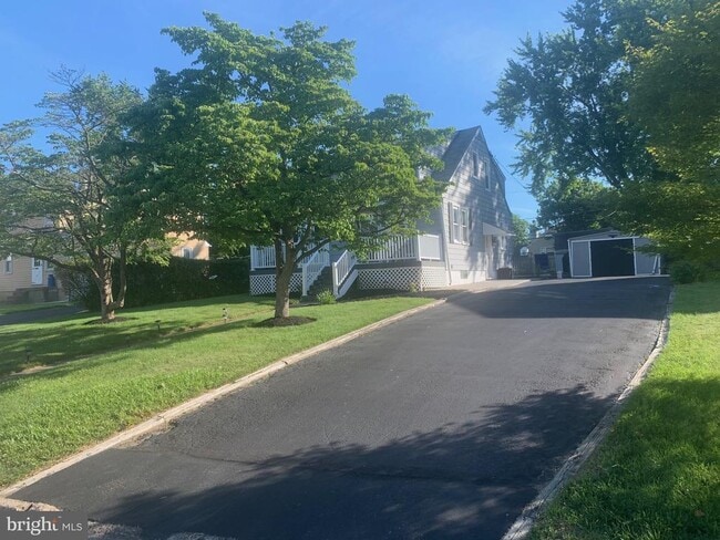 32 Norwyn Rd in Hatboro, PA - Building Photo - Building Photo