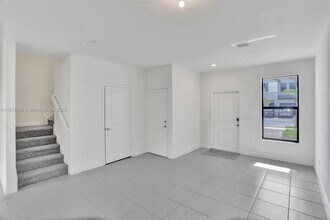 252 SW 159th Terrace in Pembroke Pines, FL - Building Photo - Building Photo