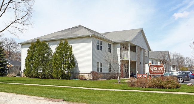 Grove Apartments in Union Grove, WI - Foto de edificio - Primary Photo