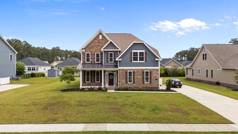 5007 Spring Green Pass in New Bern, NC - Building Photo